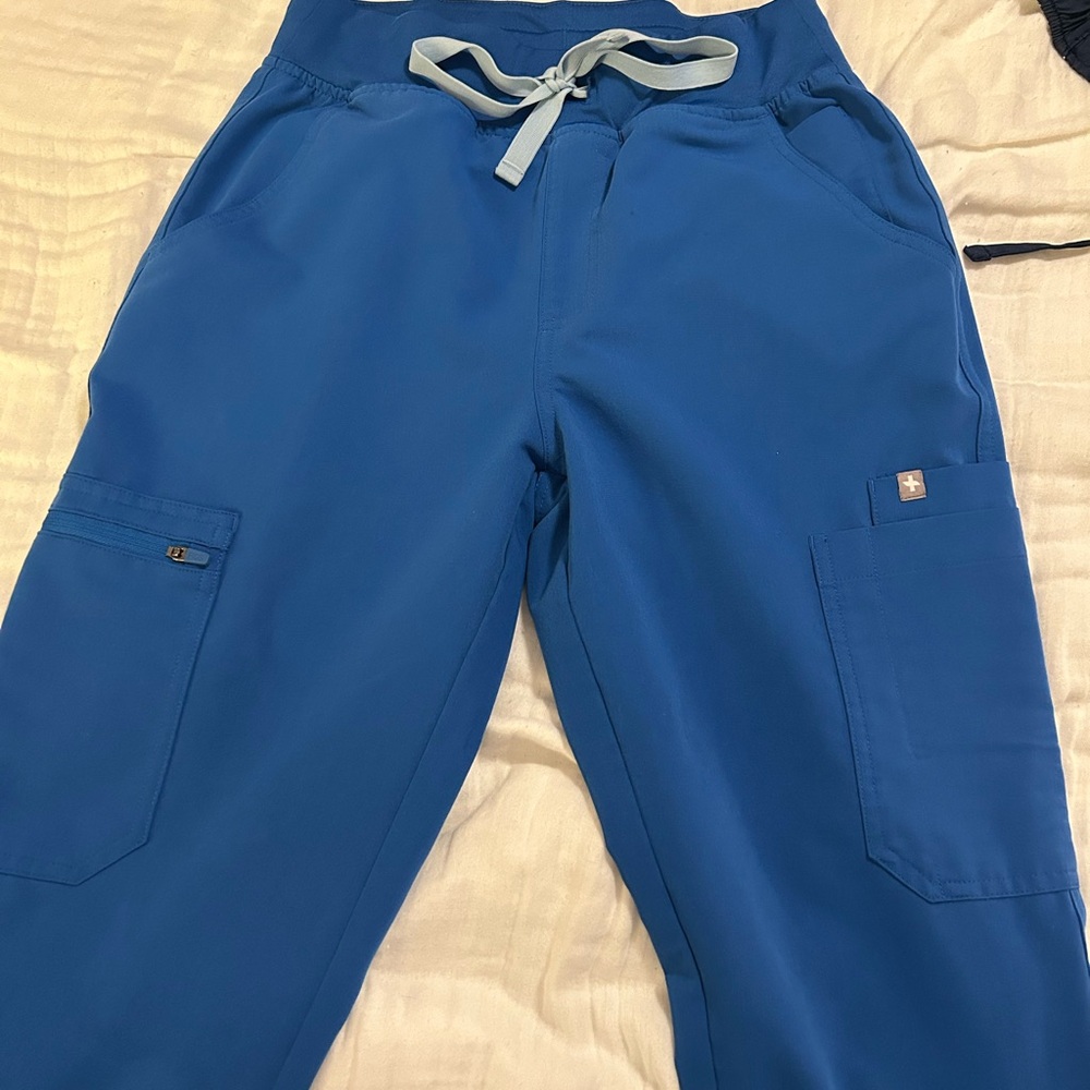 Figs High Waisted Yola Scrub Pants Petite